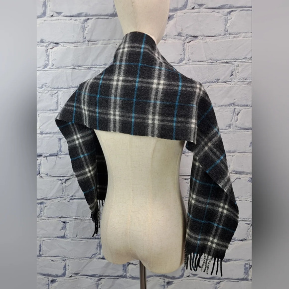 Burberry Scarf Navy Check 100% Lambswool Scotland 52" x 11.5" - Picture 8 of 10